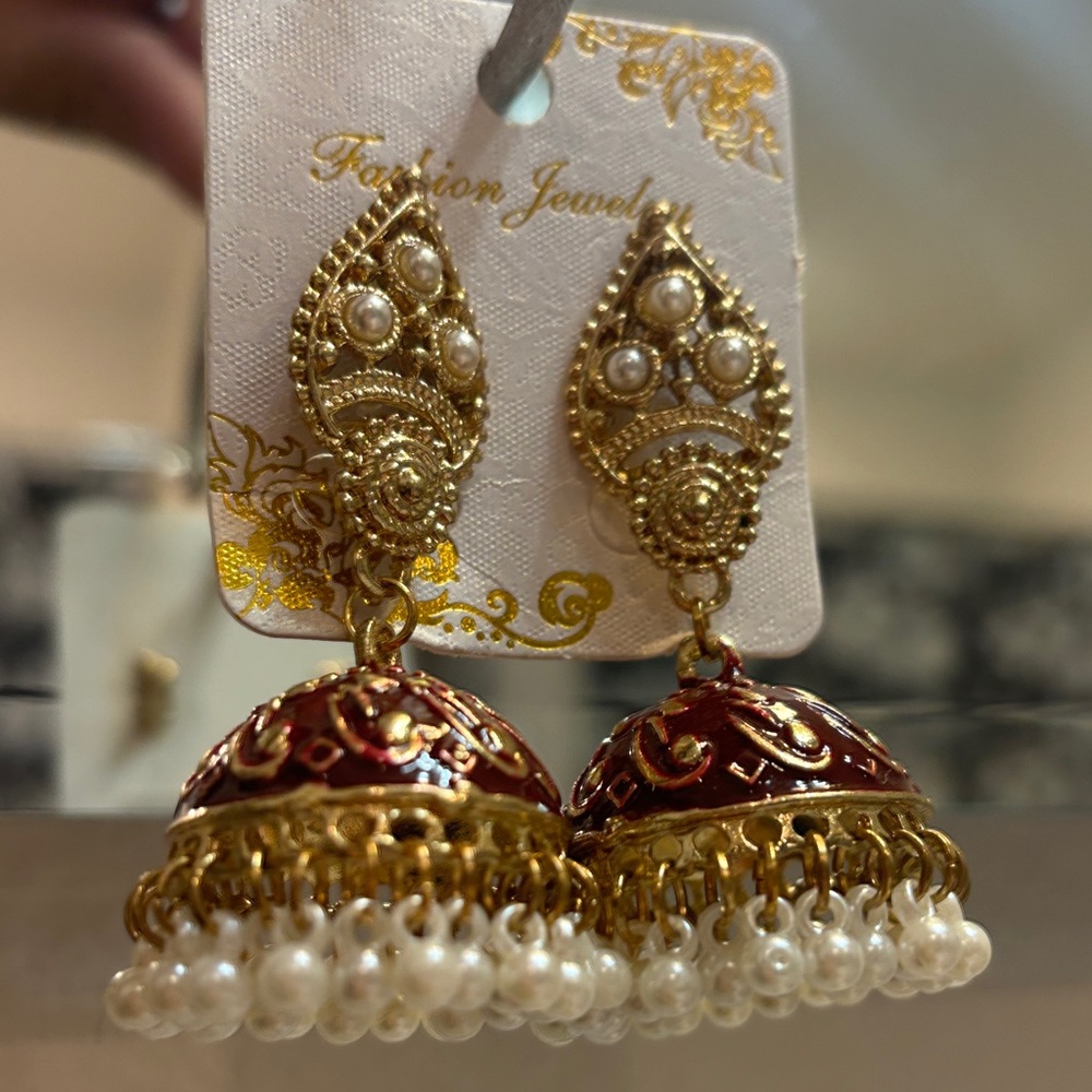 Fashion Jewelry Gold and Red Pearl Jhumka Earrings